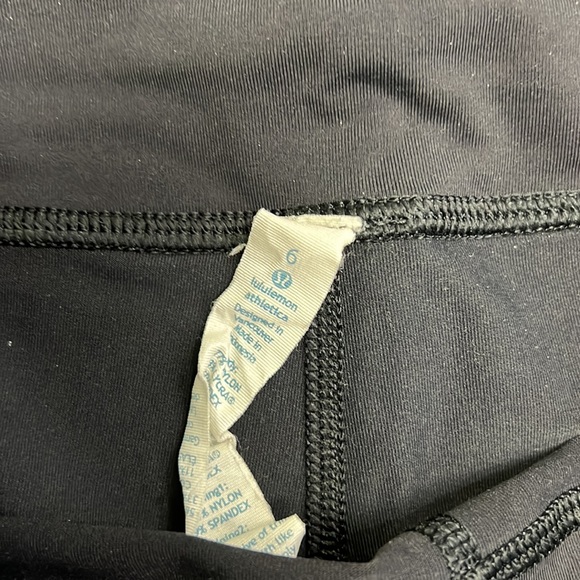 Lululemon capri - Picture 2 of 4
